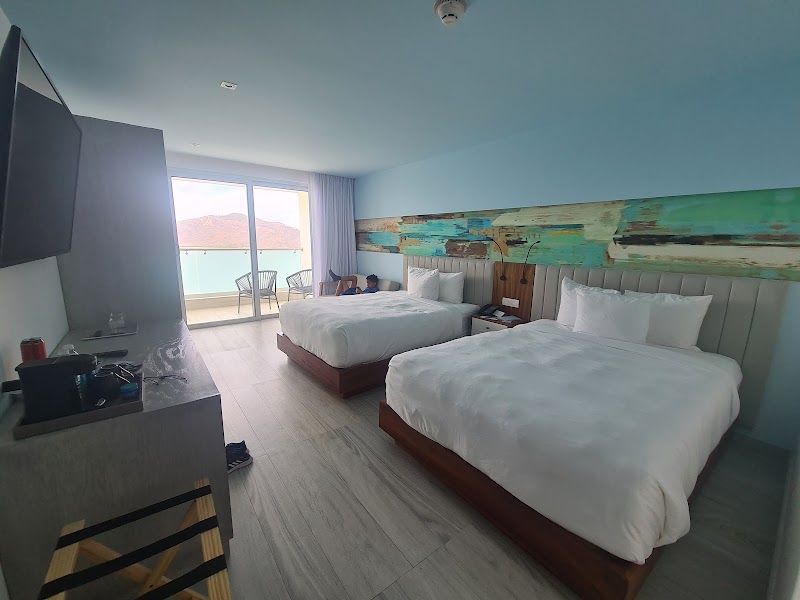 Courtyard by Marriott Mazatlán Beach Resort-2