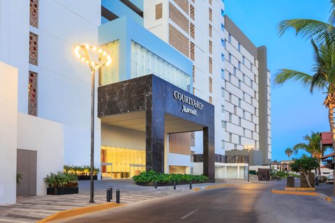 Courtyard by Marriott Mazatlán Beach Resort-4