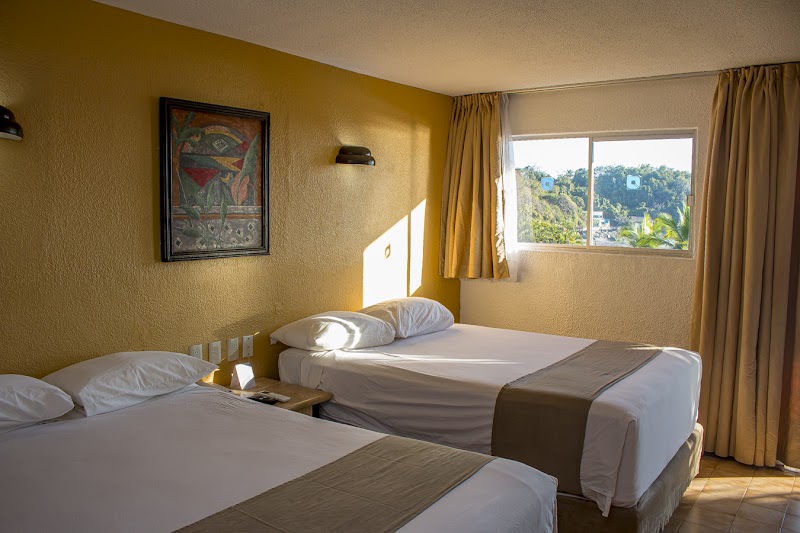 Qualton Club Ixtapa-2